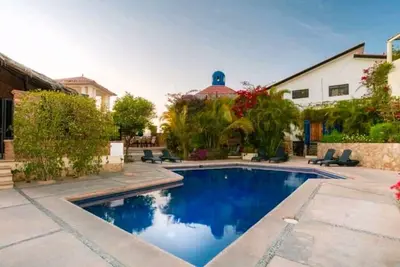 Image de Toro 1 at Oro y Azul, location 5 minutes walk from most famous beach in Cabo!