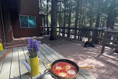 Image de Cozy Cabin near the entrance to Lassen National Park