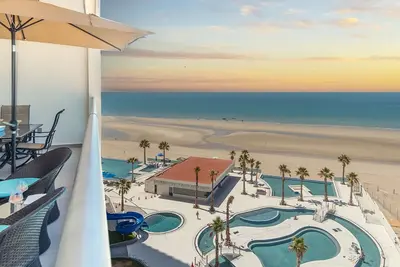 Image de Beach Getaway 2 Bedroom Condo W802
