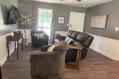 Image de Pet Friendly! Whole home in Brandon Oak