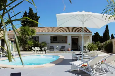 Image de Superbe villa avec piscine privé et coin relax