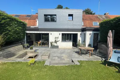 Image de Charmante maison familiale citadine comme un air de campagne