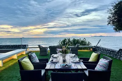 Image de Natural Villas - Front Beach Luxury 3 bedrooms Villa Private pool Na Jomtien