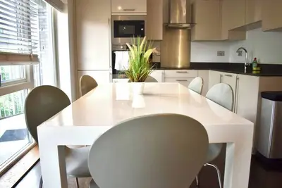 Image de 2 Bed Apartment in Southwark\n\n