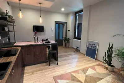 Image de New apartment in the midst of greenery just minutes from Lake Como.
