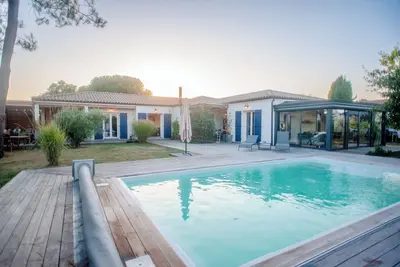 Image de Villa 8/10 Personnes, Piscine Chauffee, Proche Plage Du Veillon, Marais, Foret