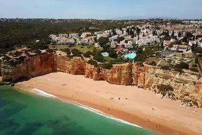 Image de Maison de vacances 'Casa Da Rocha' avec piscine partagée, Wi-Fi et climatisation