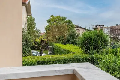 Image de Appartement 'La Casa Di Mihaela In Versilia' avec vue sur les montagnes, balcon et Wi-Fi