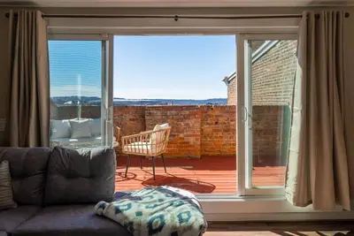 2br with amazing Roof Deck | Uc | Otr | Downtown