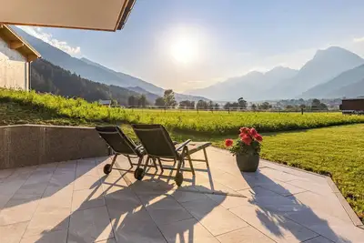 Cozy vacation apartment with unobstructed views of the surrounding mountains