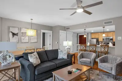 Image de 3rd Floor Tranquil Haven: 1 King and Double Queen Beds, Scenic Views, Wrap-Around Balcony at Sandestin Golf and Beach Resort!