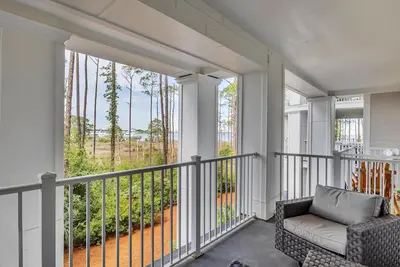 Image de Serene Bayfront Escape: 1st Floor Two-Bedroom Retreat with King Beds & Scenic Views at Sandestin Golf and Beach Resort!