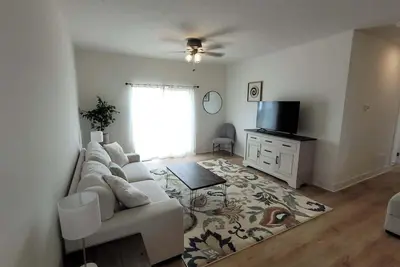 Image de Relaxing Retreat Near Werner Park & Shops