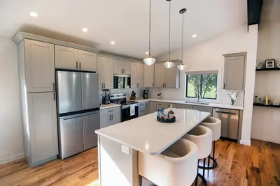 Image de Cozy 3Bds 2Bths house w Fireplace 20 min to Avl