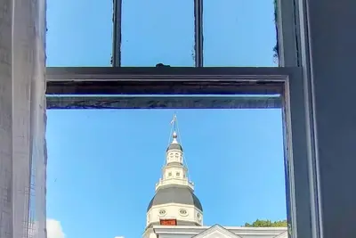 Image de Main Street 4br Gem – Steps to Waterfront, Usna, Shops & Dining