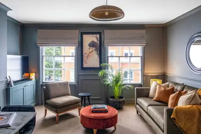 Image de Apartment 8, king size bed