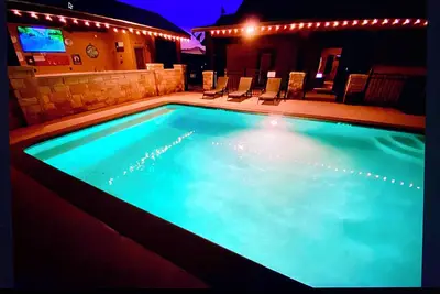Image de Copa Vino - Luxury Lodge, Pool w/Sundeck, Cabana, King bds, 2 minutes 2 Frio!