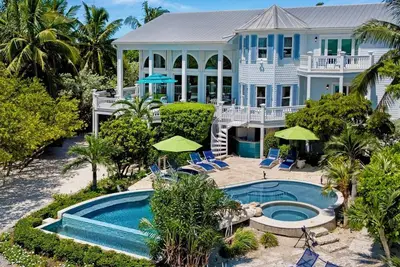 Image de **Cassie’S Paradise @ Sugarloaf Shores** Waterfront Mansion & Pool + Last Key Se