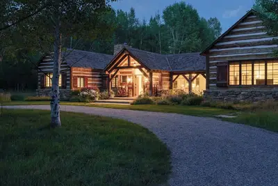 Image de Lpjh | Cabin Fever | Secluded Luxury Cabin Minutes from World-Class Skiing