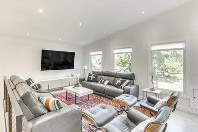 Kalispell Gem: Deck, Yard & Fireplace