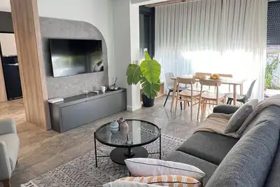 Image de Charming Beachside Apartment with Private Garden