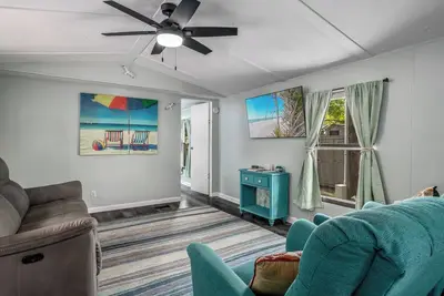 Image de Twisted Oaks Inn - Supply, Nc - 3br - 4 miles to Holden Beach