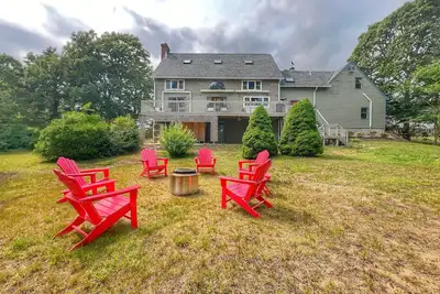 Image de Idyllic Retreat, Swan Pond Views
