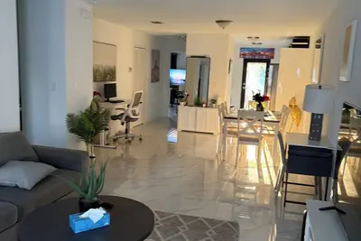 Image de Charming 3-bedroom house in cool Miami with Ac, WiFi