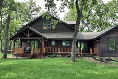 Image de Creekside Country Estate, Lower Level Walk-Out, Stars, Trails & Fire Pit