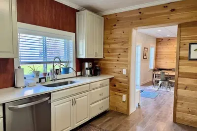 Image de Spacious Farmhouse in Douglas; Walk to Downtown, Waterfront & Saugatuck!