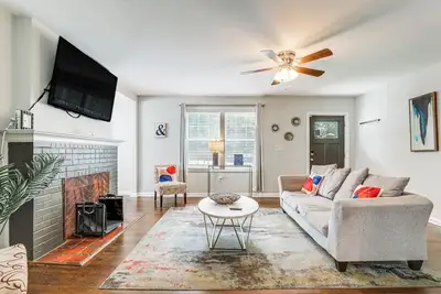 Image de Private Hot Tub! Pet-Friendly World Cup Atl Base