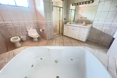 Image de Charming hotel in beautiful San Pedro Sula with Ac, WiFi
