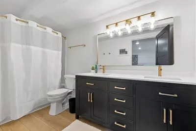 Image de Luxury Living Next Door to Hospital