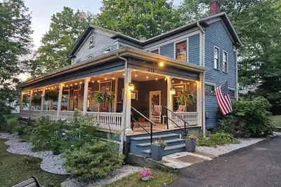 Image de Beautiful and historical 6-bedroom house with Ac & WiFi in lovely Meadville