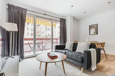 Image de Hip Antiga Esq de l'Eixample 3br w/ Doorman, W/D & A/C, by Blueground