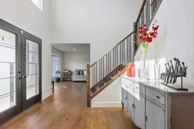 Image de Spacious 4 Bedroom Gem in Prime Calgary Location