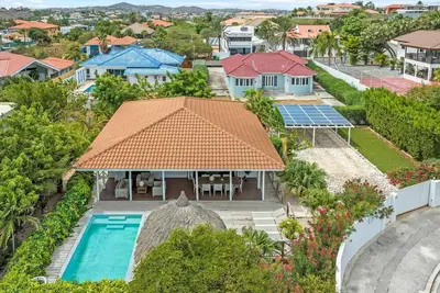 Image de Villa with private pool and tropical garden