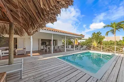 Image de Villa with private pool and tropical garden