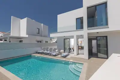 Image de Maison de vacances Protaras pour 8 personnes avec 4 chambres à coucher - Maison de vacances