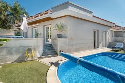Villa de vacances 'Leonardo' avec terrasse privée, Wi-Fi et climatisation
