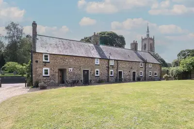 Pear Tree Cottage, pet friendly, with a garden in Swaffham