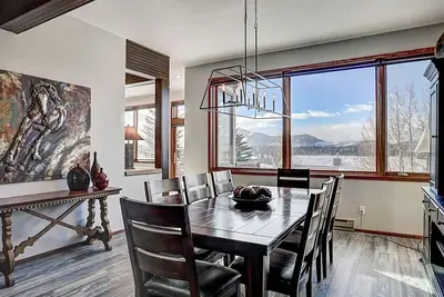 Luxury By The Lake: Dive into the captivating views from the rooftop deck!