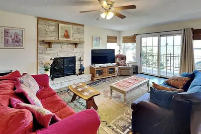 Image de Tanglewood | Stunning View, Fenced-In Yard