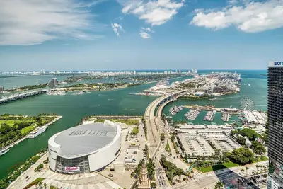 Image de Stunning 3bd Penthouse on 50th Floor with Panoramic Water Views