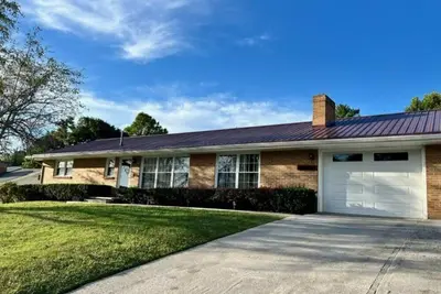 Image de Charming 3 bedroom, 2 bath house, centrally located in Radford. Family friendly