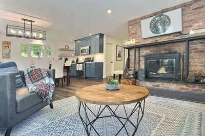 Image de Alpine Chalet Grill, Fire pit, Pool, Gym, CornHole