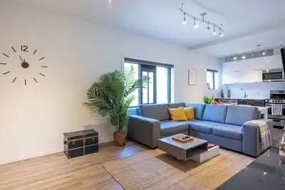 Image de Serene Two Bedroom in Castle Lofts
