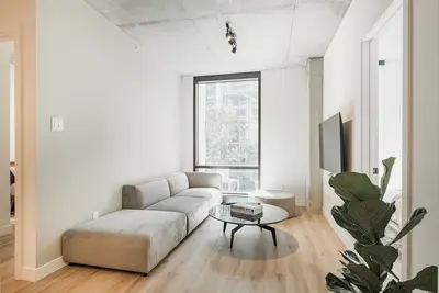 Image de Elegant Two-Bedroom Suite in Ville-Marie