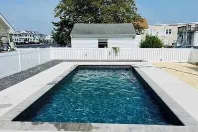 Image de Charming 2br Front Cottage ~Pets Considered ~Pool