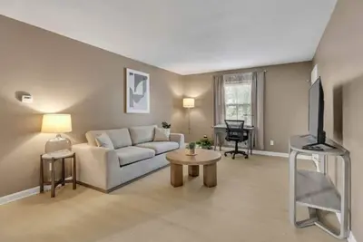 *Contract-Worker Friendly* Convenient 1 Bedroom